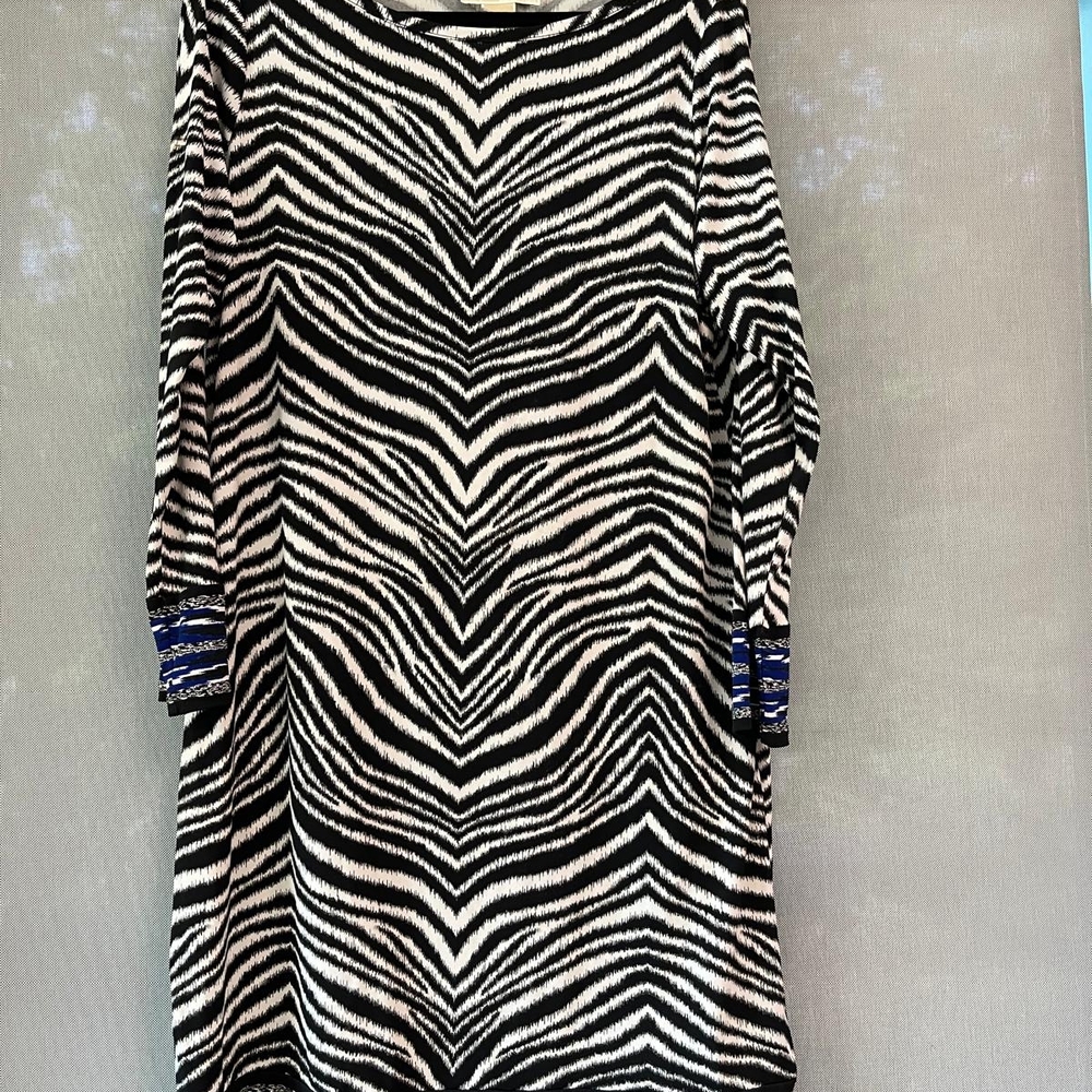 MICHAEL Michael Kors Black and White Long Sleeve Sheath Dress